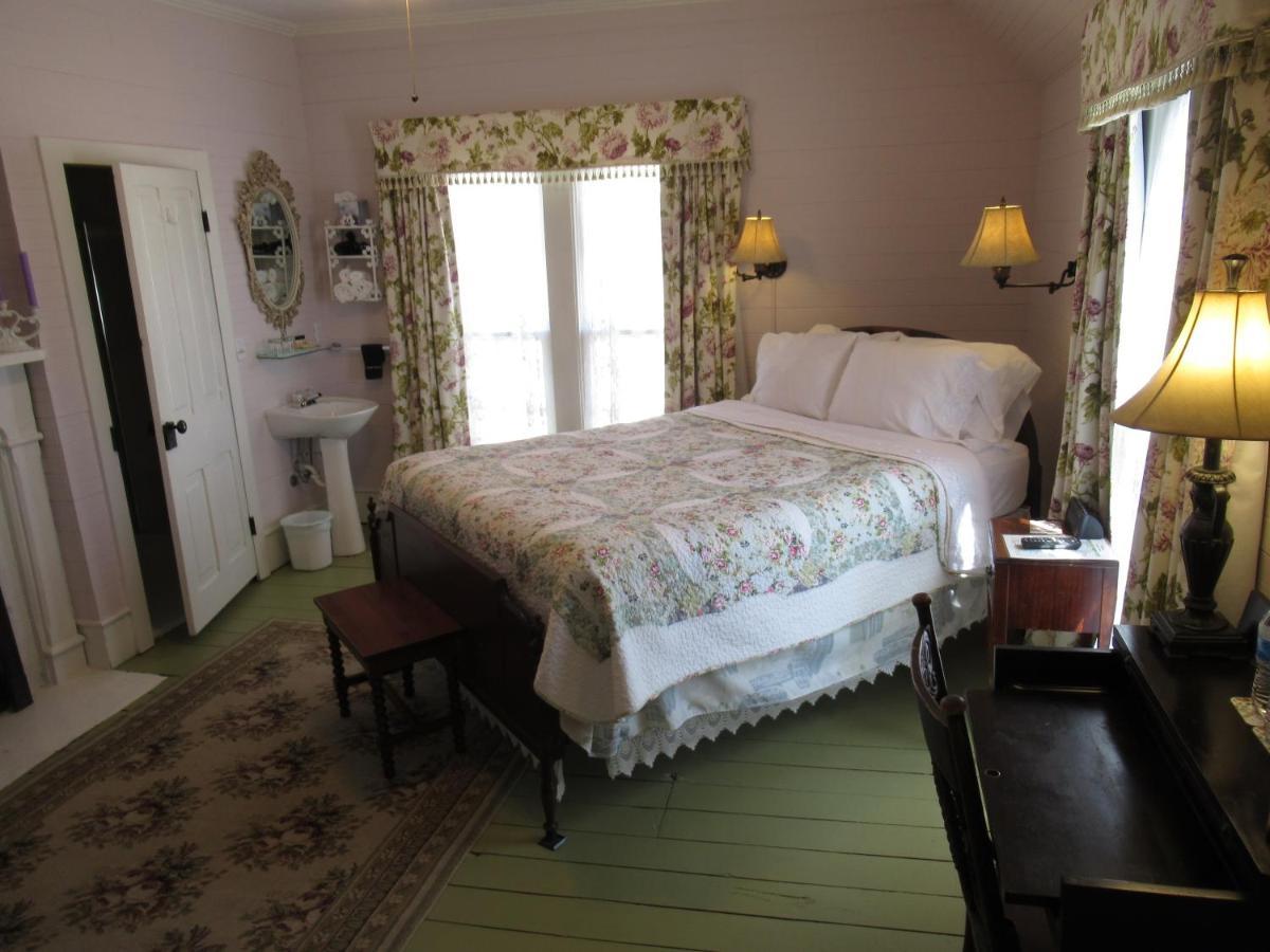 Carrier Houses Bed & Breakfast Rutherfordton Kültér fotó