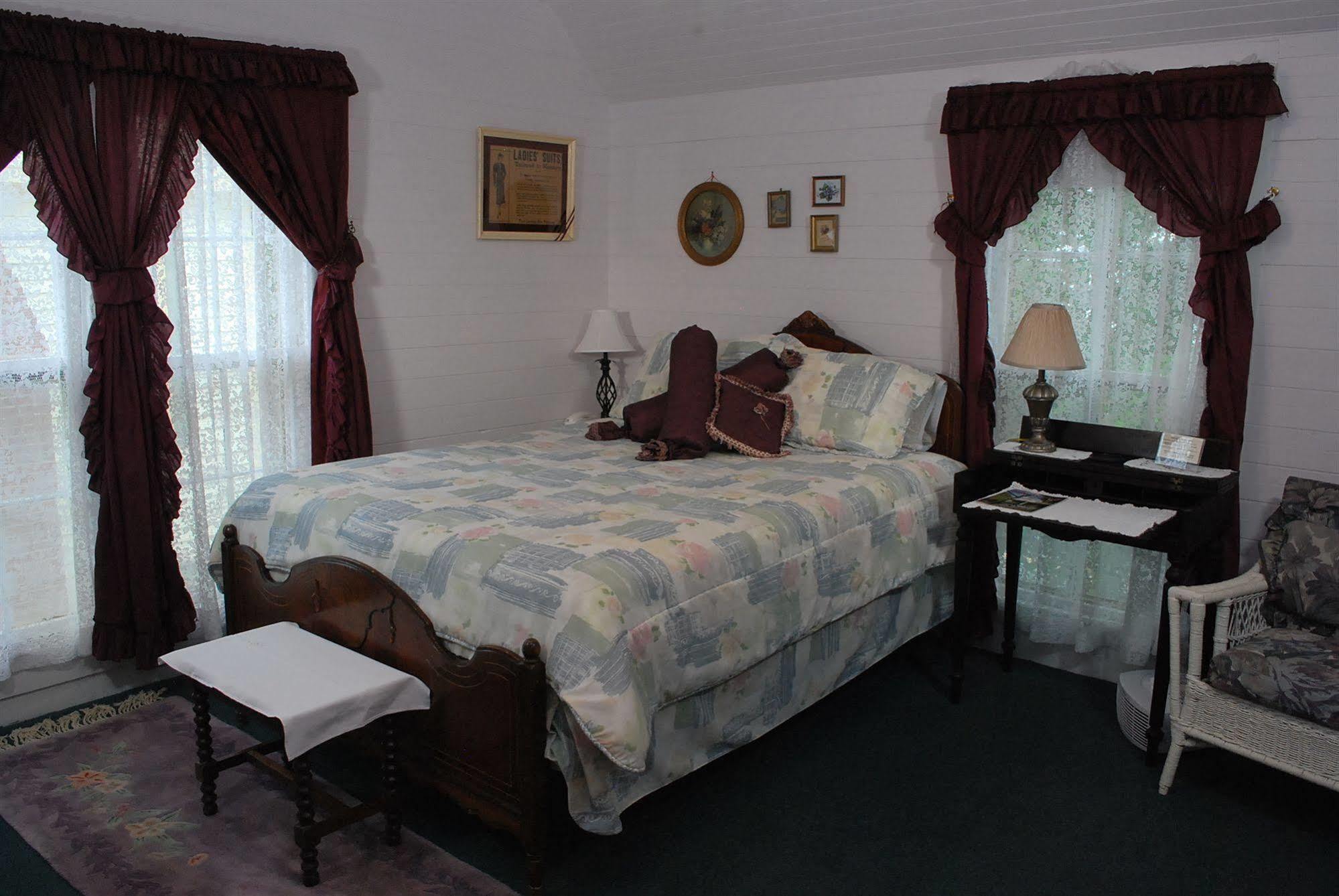 Carrier Houses Bed & Breakfast Rutherfordton Kültér fotó